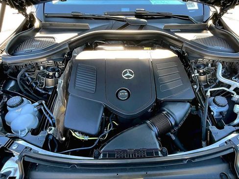 Used 2025 Mercedes-Benz GLC 300 image 65