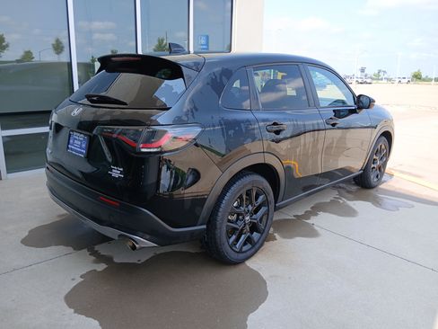 Used 2024 Honda HR-V Sport image 7