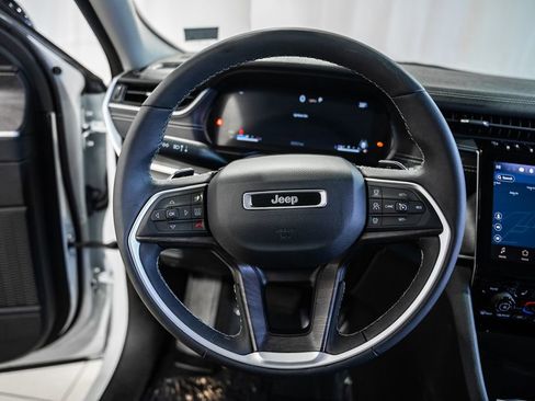 Certified 2024 Jeep Grand Cherokee L Limited w/ Luxury Tech Group II image 33