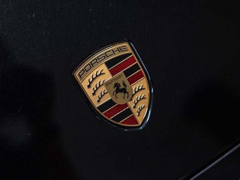 Certified 2025 Porsche Macan Electric RWD image 14