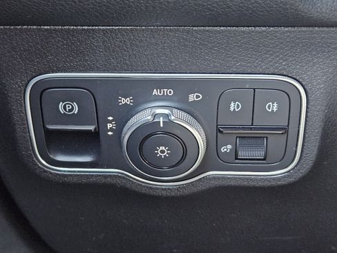 Certified 2022 Mercedes-Benz GLB 250 image 21