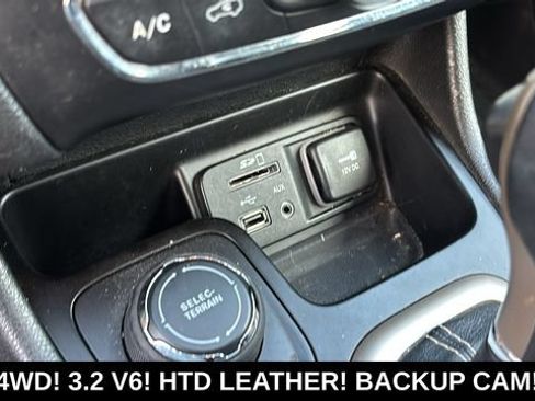 Used 2014 Jeep Cherokee Limited w/ Luxury Group AWD/4WD image 19