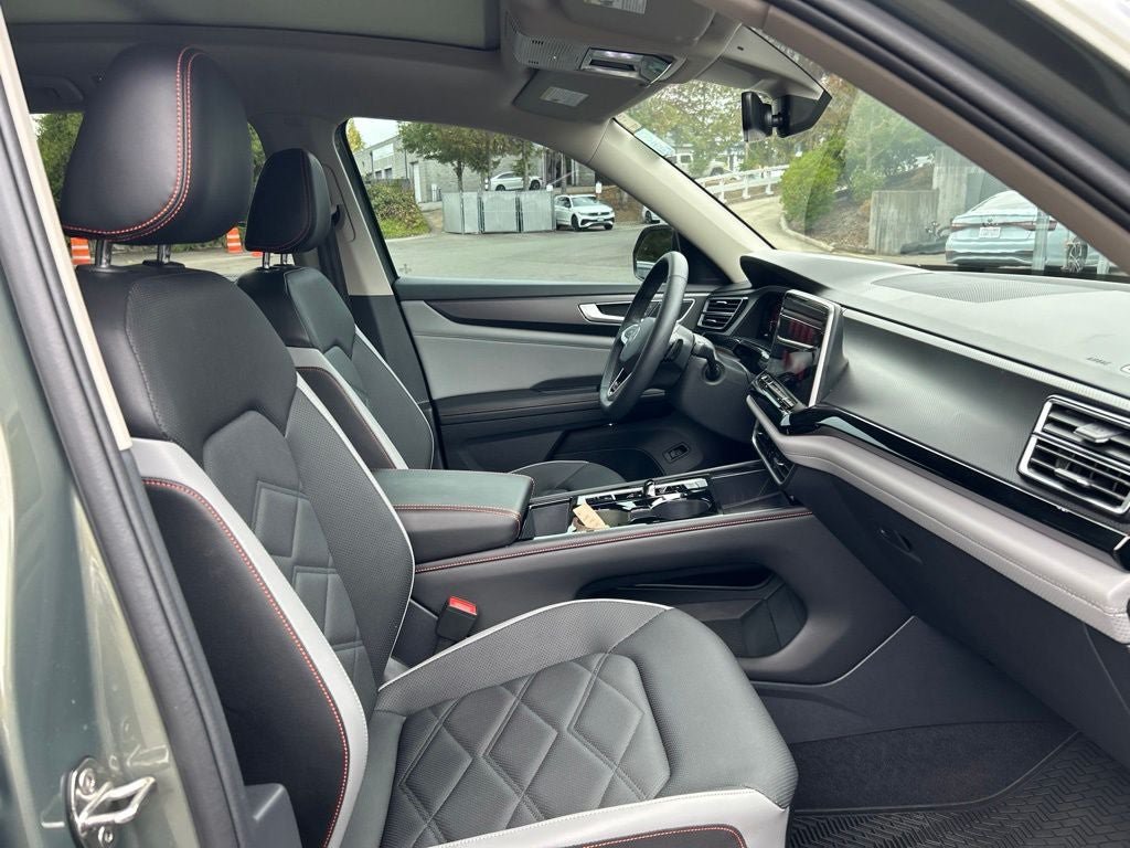 Certified 2024 Volkswagen Atlas Peak Edition SE AWD/4WD image 12
