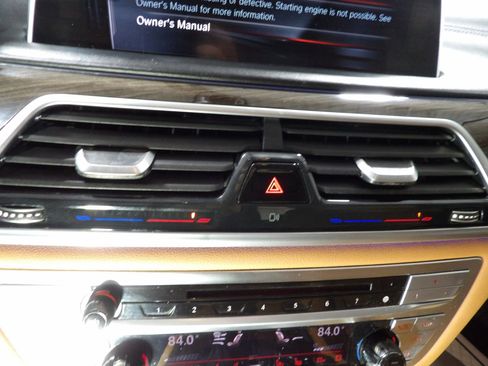 Used 2016 BMW 750i xDrive image 24