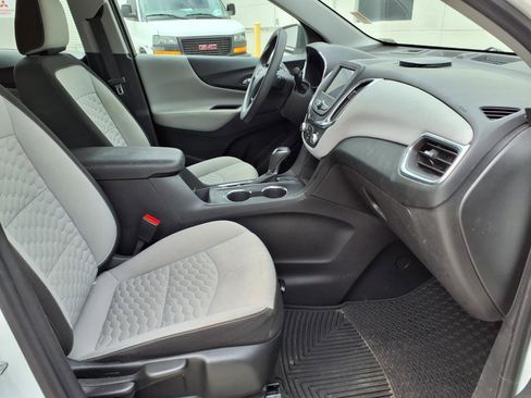 Used 2020 Chevrolet Equinox LS image 8