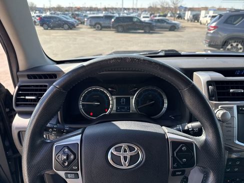 Used 2015 Toyota 4Runner Limited image 12