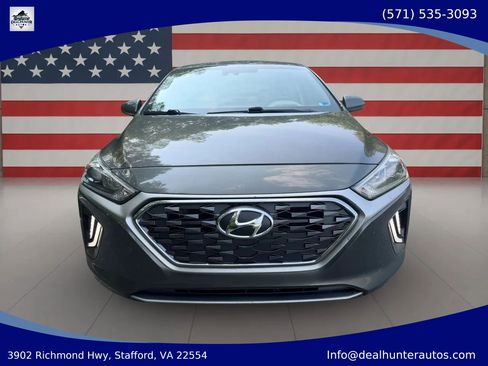 Used 2020 Hyundai Ioniq SE FWD image 2