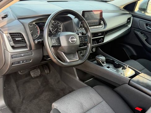 Certified 2025 Nissan Rogue SV FWD image 12