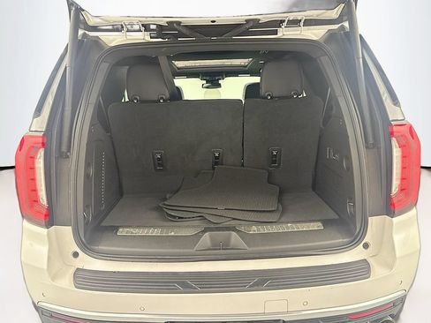 Used 2023 GMC Yukon Denali RWD image 26