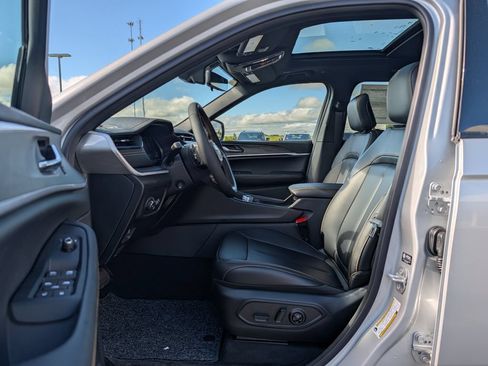 New 2026 Jeep Grand Cherokee Limited AWD/4WD image 5