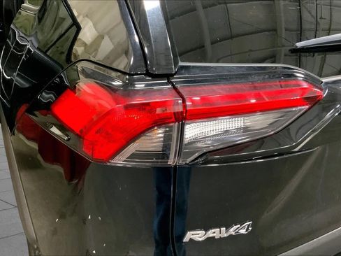 Certified 2025 Toyota RAV4 LE AWD/4WD image 28