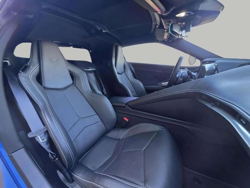 Used 2022 Chevrolet Corvette Stingray Coupe w/ Z51 Performance Package RWD image 10