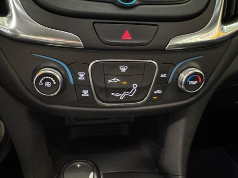 Used 2019 Chevrolet Equinox LT FWD image 23