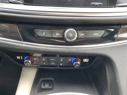 Used 2018 Buick Enclave Essence image 31