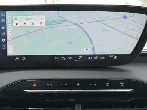 Used 2025 Buick Enclave Preferred FWD image 18