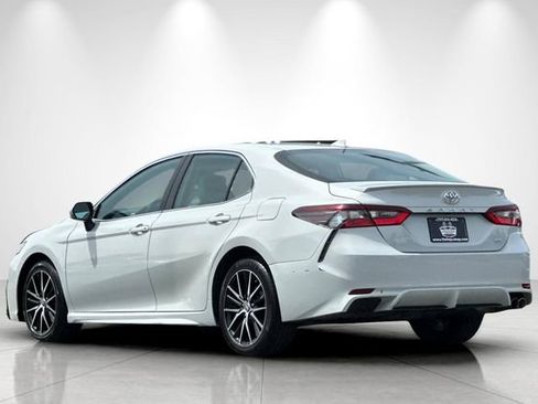 Used 2024 Toyota Camry SE FWD image 6