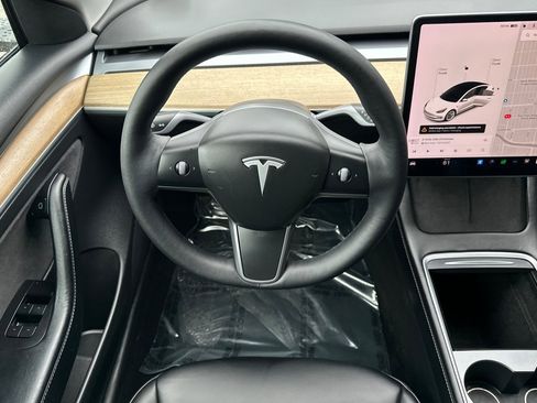 Used 2021 Tesla Model 3 Standard Range Plus image 15