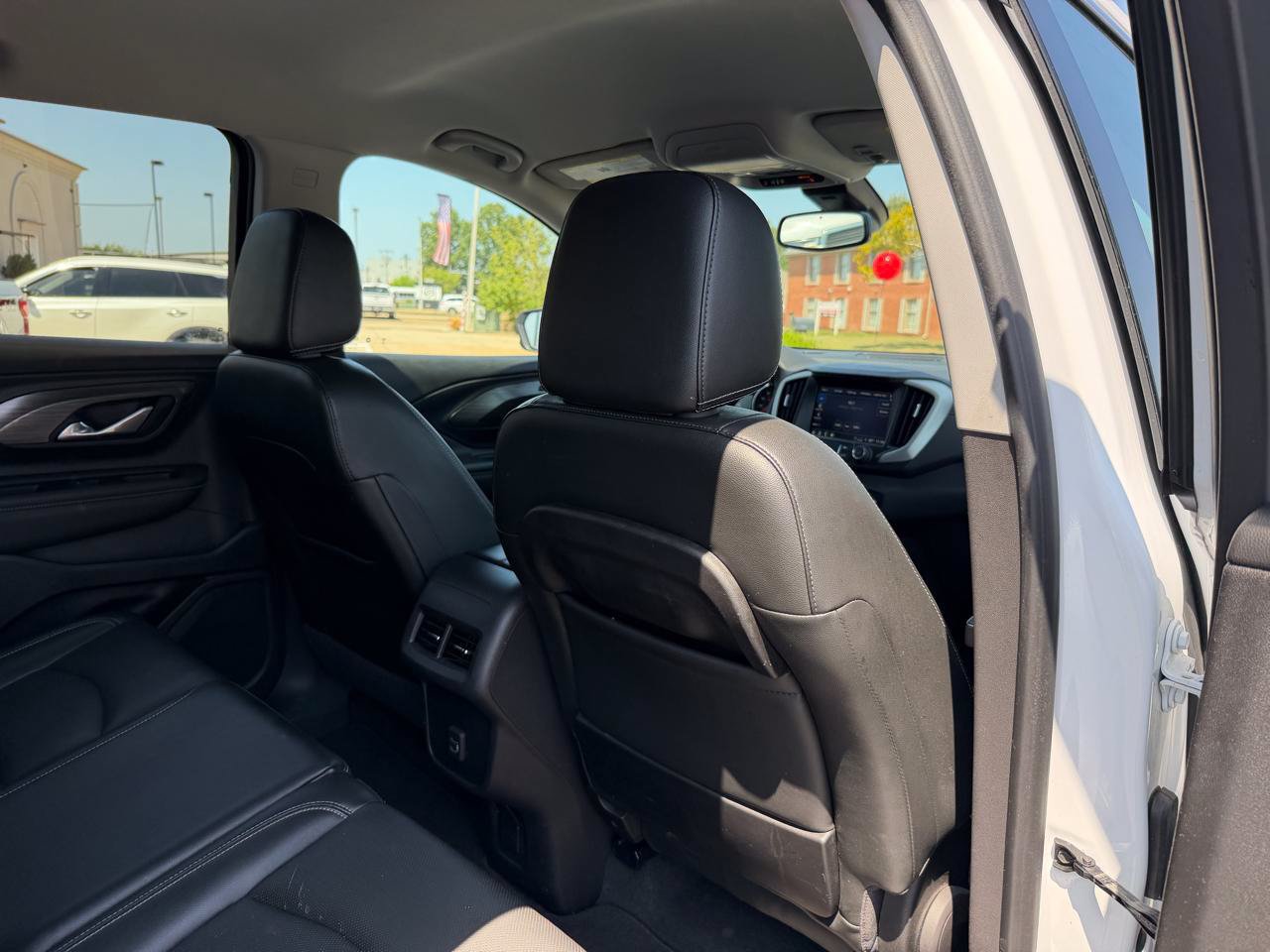 Used 2023 GMC Terrain SLT AWD/4WD image 18