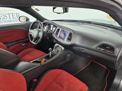 Used 2022 Dodge Challenger R/T Scat Pack w/ Dynamics Package RWD image 35