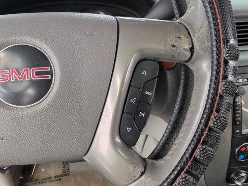 Used 2008 GMC Yukon XL SLT w/ SLT Preferred Equipment Group AWD/4WD image 13