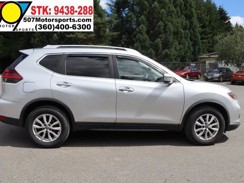 Used 2020 Nissan Rogue SV AWD/4WD image 12