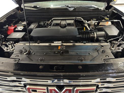 Used 2024 GMC Canyon Denali AWD/4WD image 34