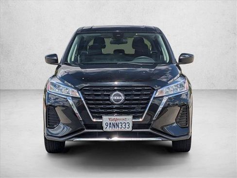 Used 2022 Nissan Kicks S FWD image 2