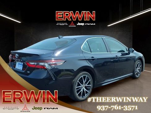 Used 2021 Toyota Camry SE FWD image 7