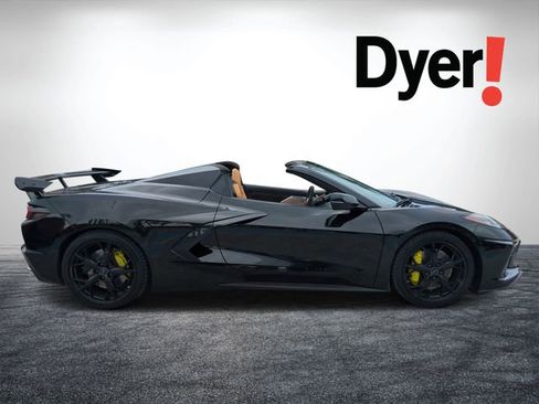 Used 2022 Chevrolet Corvette Stingray Premium Conv w/ Z51 Performance Package RWD image 2