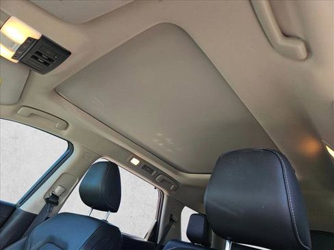 Used 2023 Nissan Pathfinder Platinum w/ Black Appearance Package FWD image 14