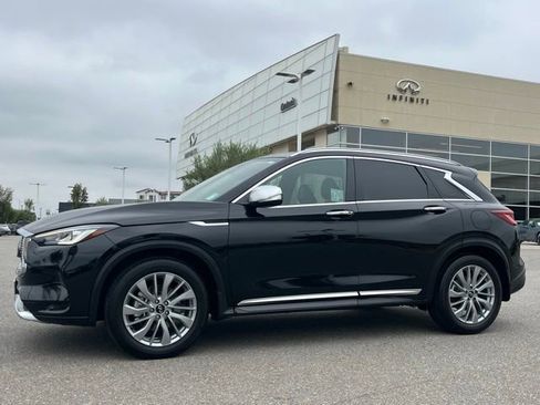 Certified 2025 INFINITI QX50 Luxe w/ Accent Package AWD/4WD image 2