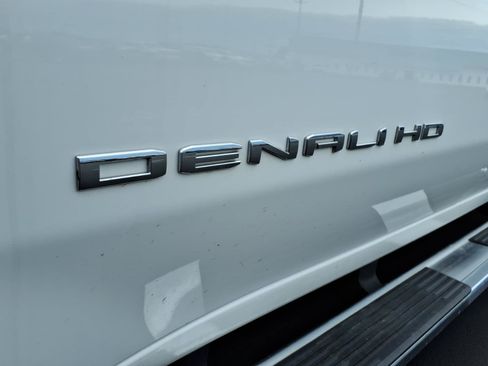 Used 2024 GMC Sierra 3500 Denali AWD/4WD image 10