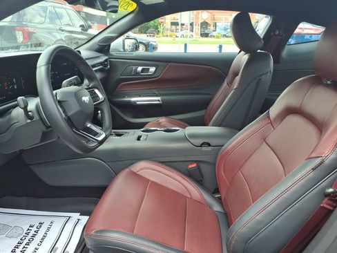 Used 2025 Ford Mustang GT Premium RWD image 14
