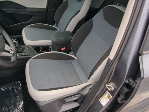 Certified 2025 Volkswagen Taos S FWD image 17