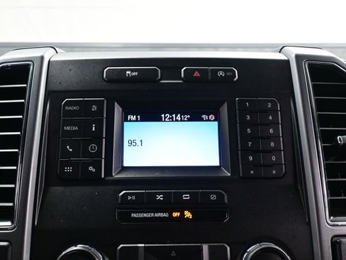 Used 2018 Ford F150 XLT image 18