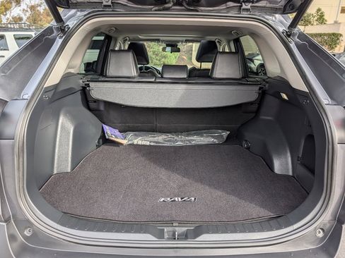 Used 2023 Toyota RAV4 XLE Premium image 9