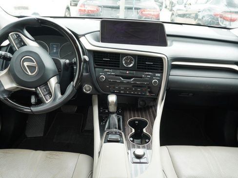 Used 2019 Lexus RX 350L Luxury FWD image 12