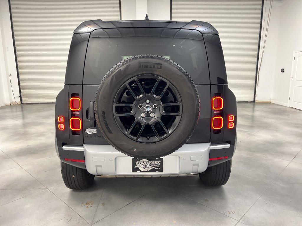 Used 2025 Land Rover Defender 110 S AWD/4WD image 8