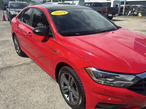 Used 2019 Volkswagen Jetta R-Line FWD image 3