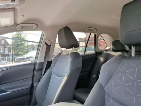 Certified 2025 Toyota RAV4 XLE image 19