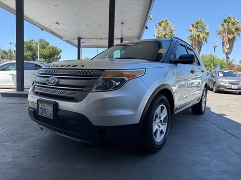 Used 2014 Ford Explorer FWD image 2