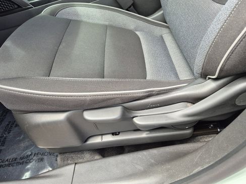 Used 2025 Chevrolet TrailBlazer LS w/ LS Convenience Package FWD image 15