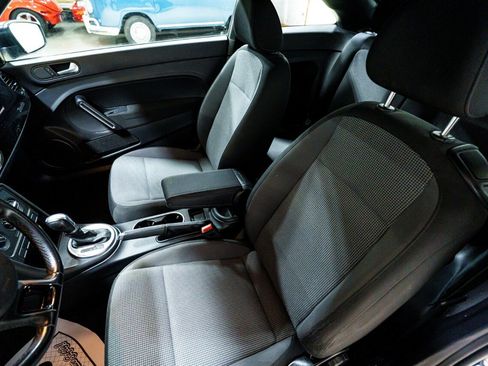 Used 2018 Volkswagen Beetle 2.0T S image 15