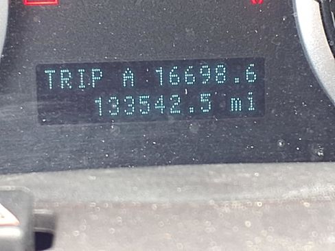 Used 2010 Ford Focus SES FWD image 7