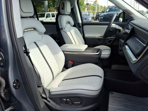 Used 2024 Rivian R1S Adventure AWD/4WD image 18