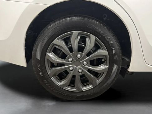 Used 2018 Toyota Corolla LE w/ Carpet Mat Package (TMS) FWD image 24