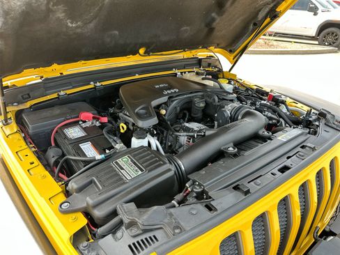 Used 2020 Jeep Wrangler Unlimited Rubicon w/ Dual Top Group AWD/4WD image 25