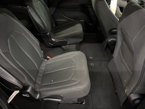 Used 2019 Chrysler Pacifica Touring Plus w/ S Appearance Package image 18