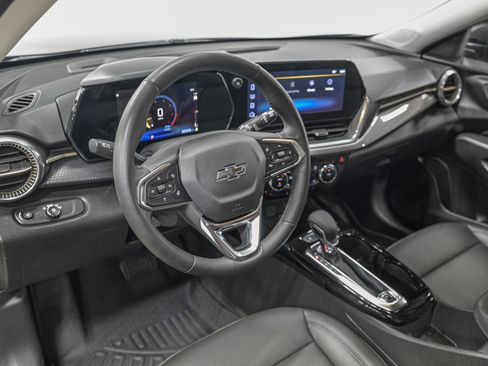 Used 2025 Chevrolet Trax ACTIV w/ Driver Confidence Package image 16