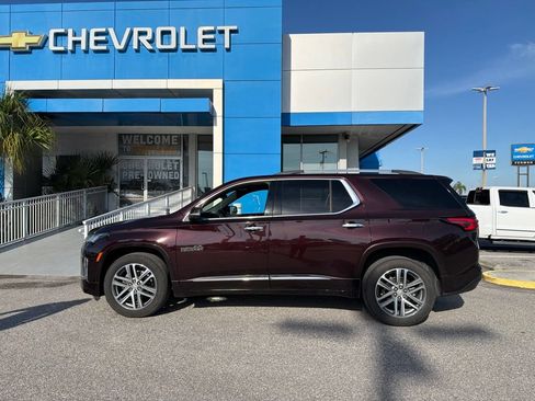 Used 2023 Chevrolet Traverse High Country FWD image 4